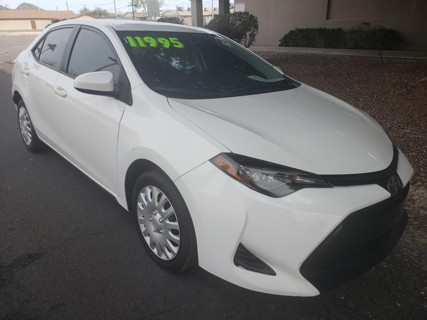 2019 WHITE /gray and black Toyota Corolla le (5YFBURHEXKP) with an 1.8L L4 DOHC 16V engine, 5-Speed Automatic transmission, located at 323 E Dunlap Ave., Phoenix, AZ, 85020, (602) 331-9000, 33.567677, -112.069000 - 2019 Toyota Corolla LE,...... Ice cold A/C, No accidents, Power everything, Stereo/cd player, Phone sync, Bluetooth, Backup camera, Clean Gray and Black interior with black cloth seats in near perfect condition, power windows, power door locks, clean Arizona title, Runs and Drives Excellent. Very cl - Photo#2